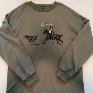 Woman's Olive Green Graphic Crewneck Sweatshirt - Western Rope Design